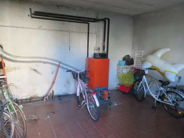Magazzini e locali di deposito immobile commerciale