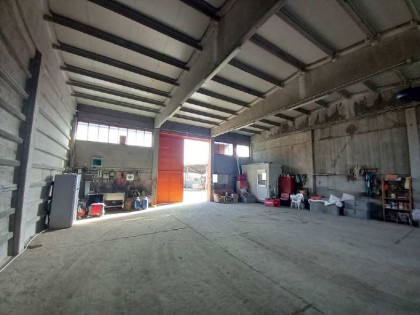 Magazzini e locali di deposito immobile commerciale