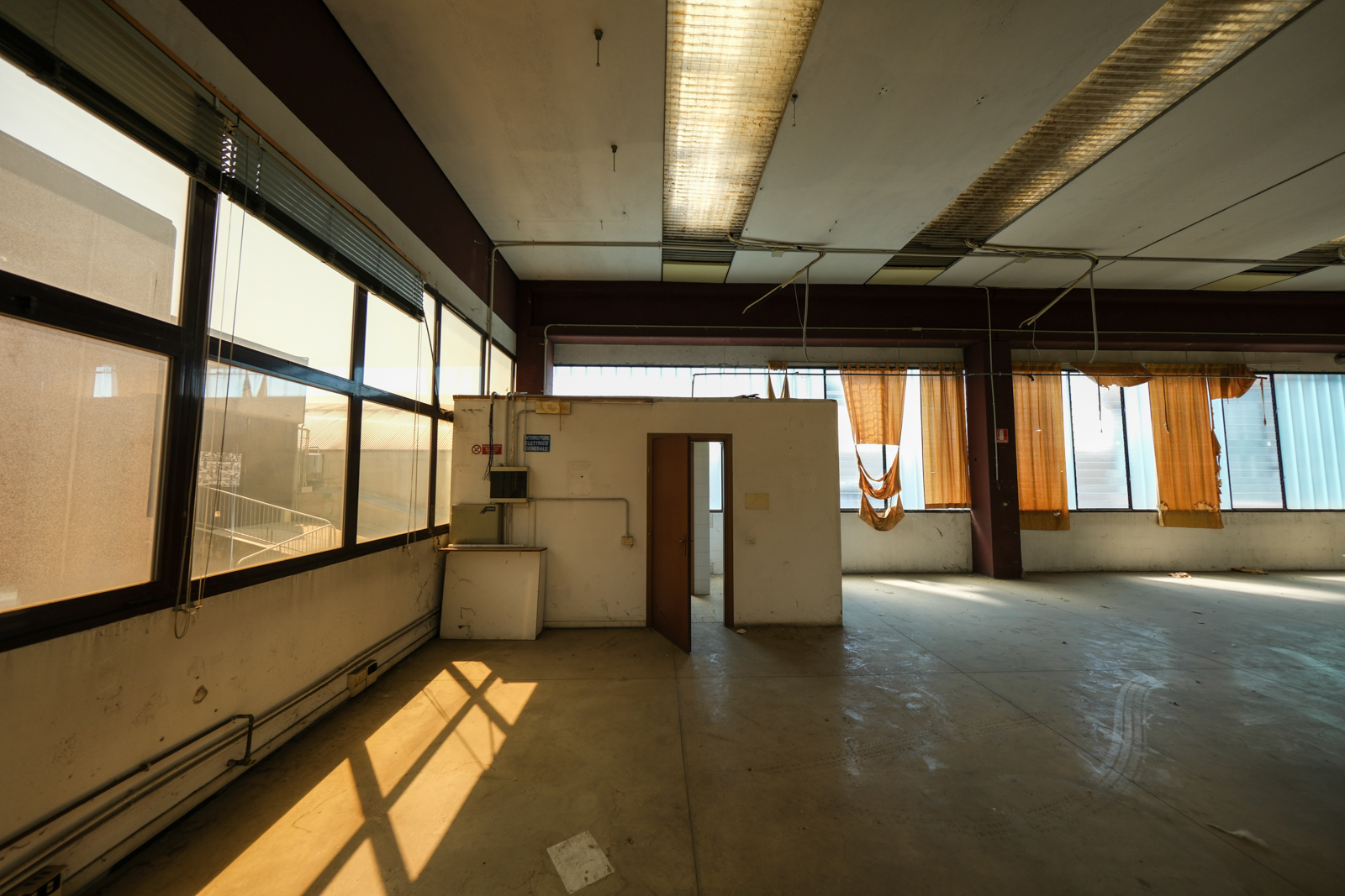 Laboratori per arti e mestieri immobile commerciale