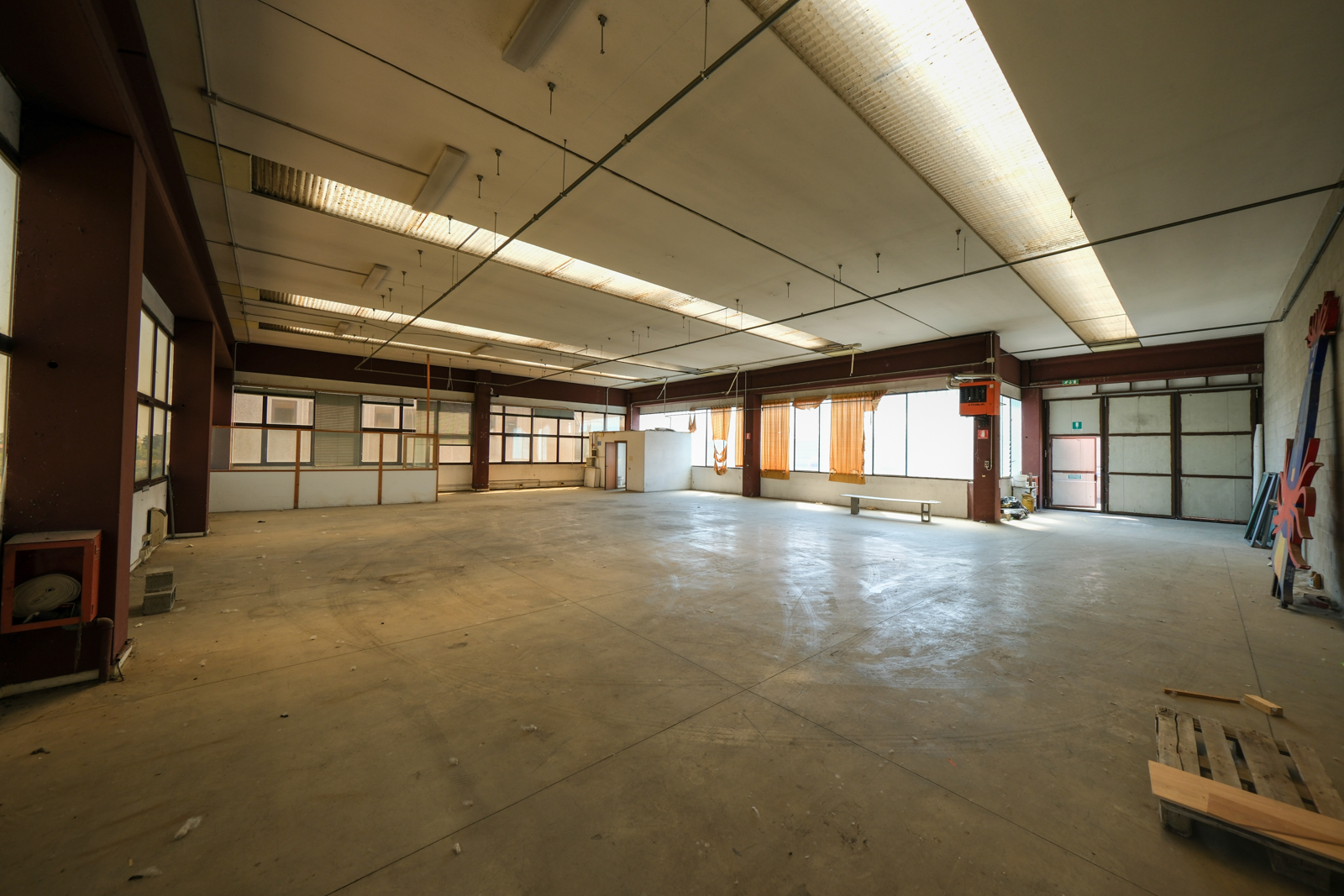 Laboratori per arti e mestieri immobile commerciale