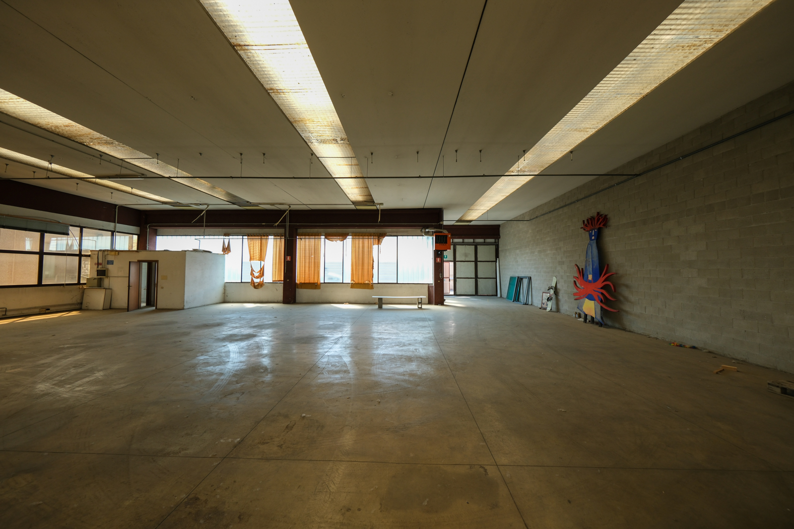 Laboratori per arti e mestieri immobile commerciale