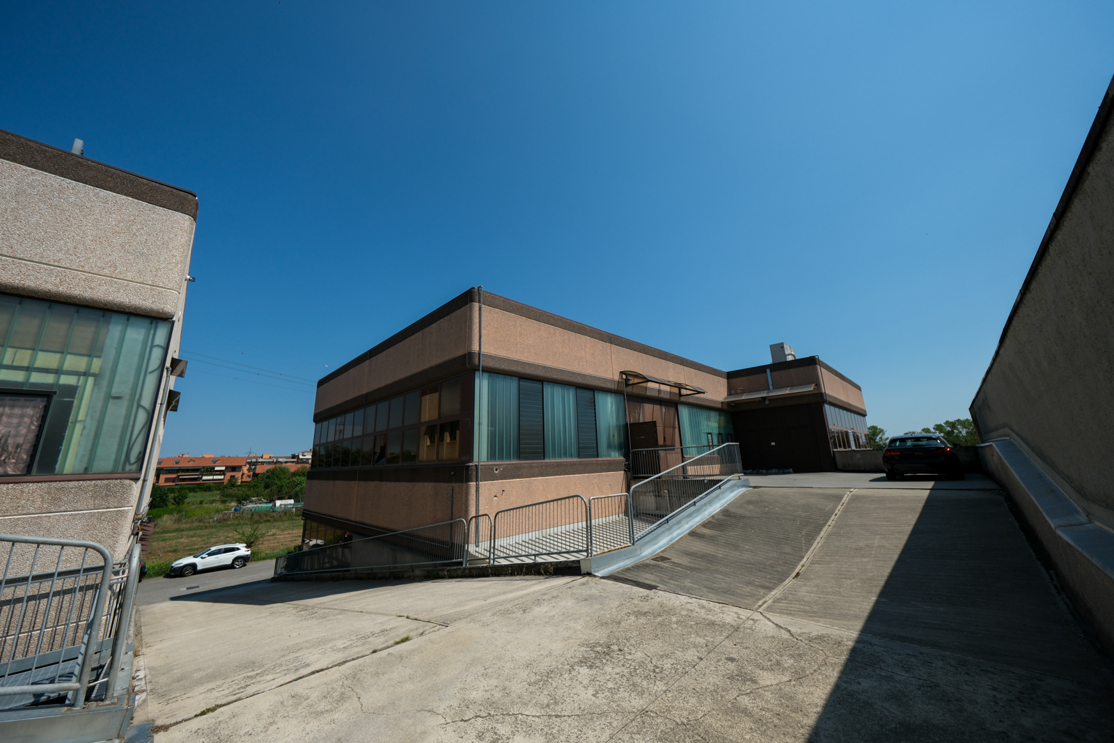 Laboratori per arti e mestieri immobile commerciale