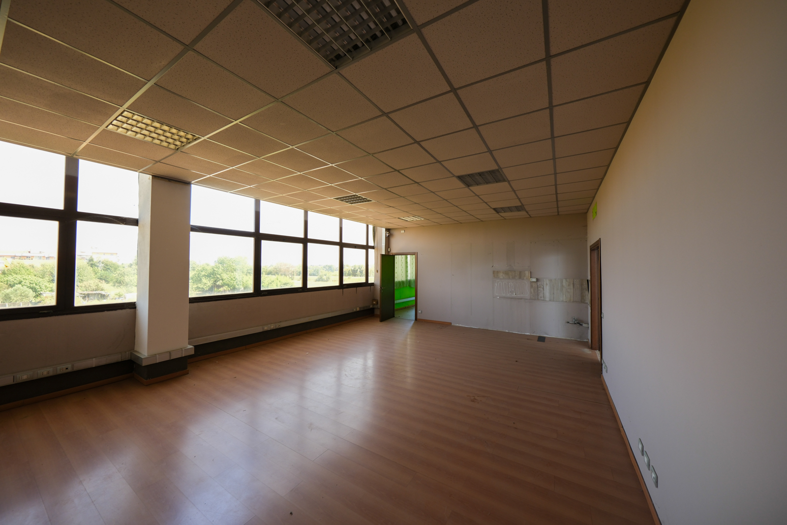 Laboratori per arti e mestieri immobile commerciale