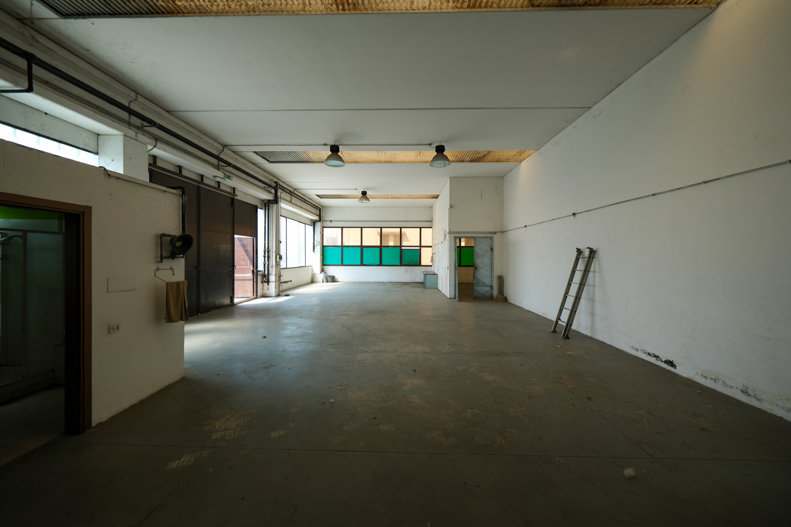 Laboratori per arti e mestieri immobile commerciale