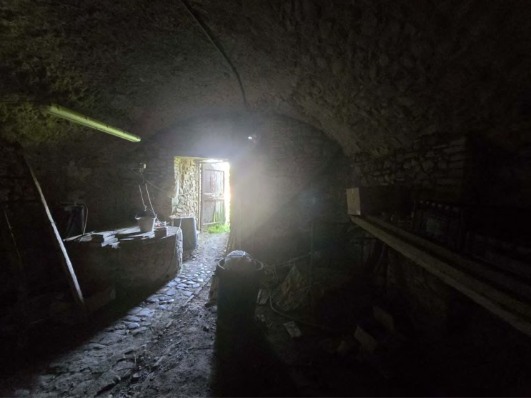 Magazzini e locali di deposito immobile commerciale