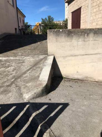 Magazzini e locali di deposito immobile commerciale