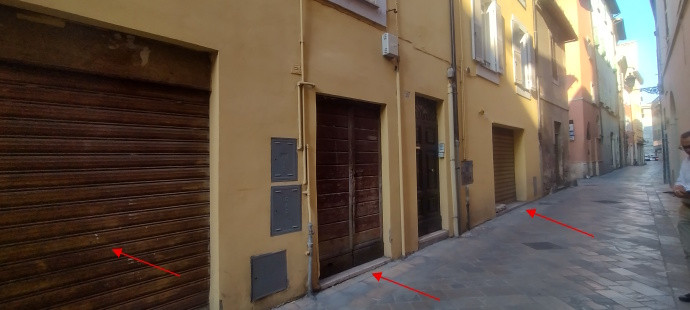 Magazzini e locali di deposito immobile commerciale
